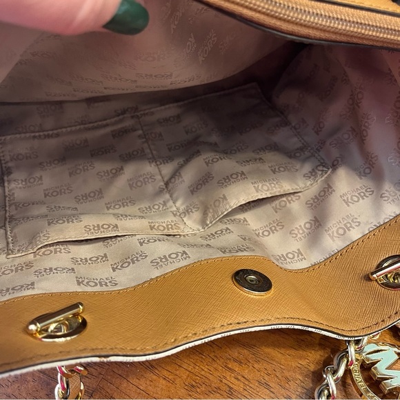 Michael Kors cream monogram leather tote - Picture 8 of 16